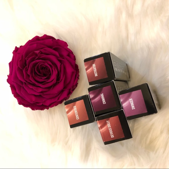 NWT BUXOM LIP PLUMPING LIP GLOSS Multiple colors - Picture 2 of 2